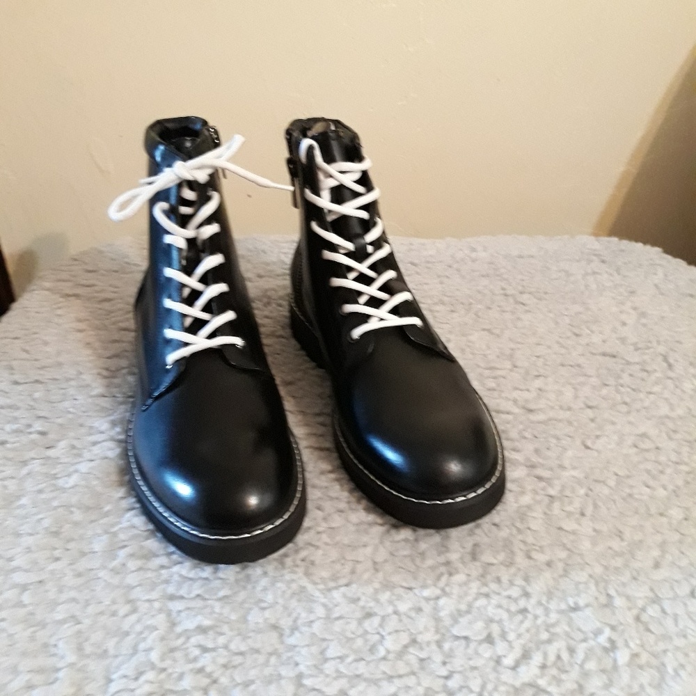 New Inc boot
